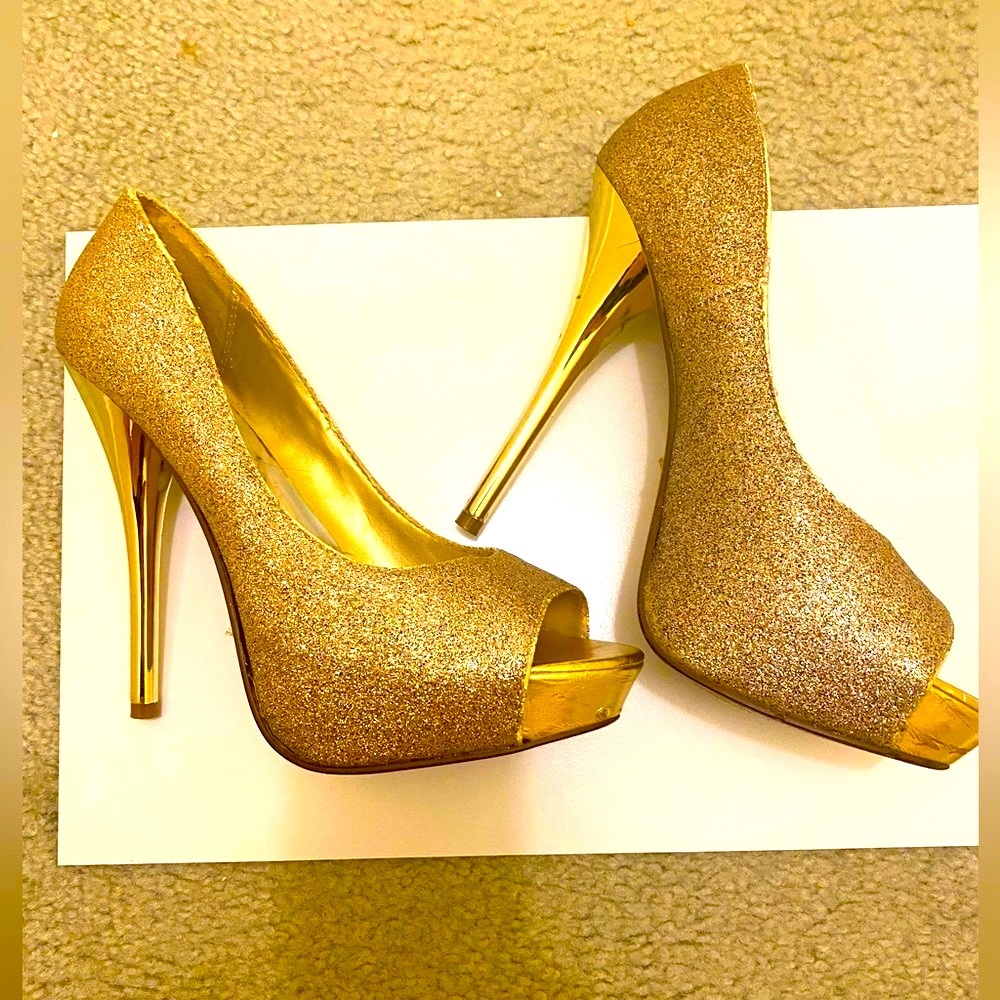 Shimmer Gold Stiletto size 8.5 M
